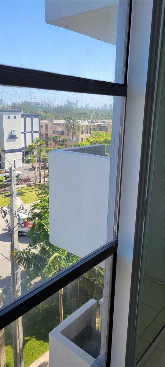13499 Biscayne Blvd # 511, North Miami FL 33181 — 18