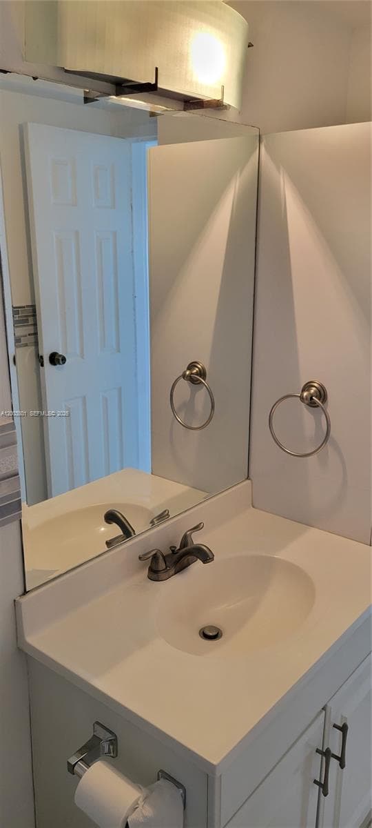 13499 Biscayne Blvd # 511, North Miami FL 33181 — 15