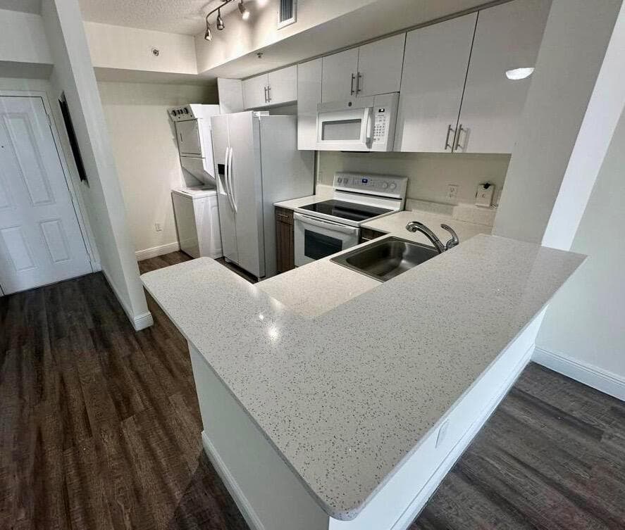 18335 NW 68 Avenue # 110, Hialeah FL 33015 — 1