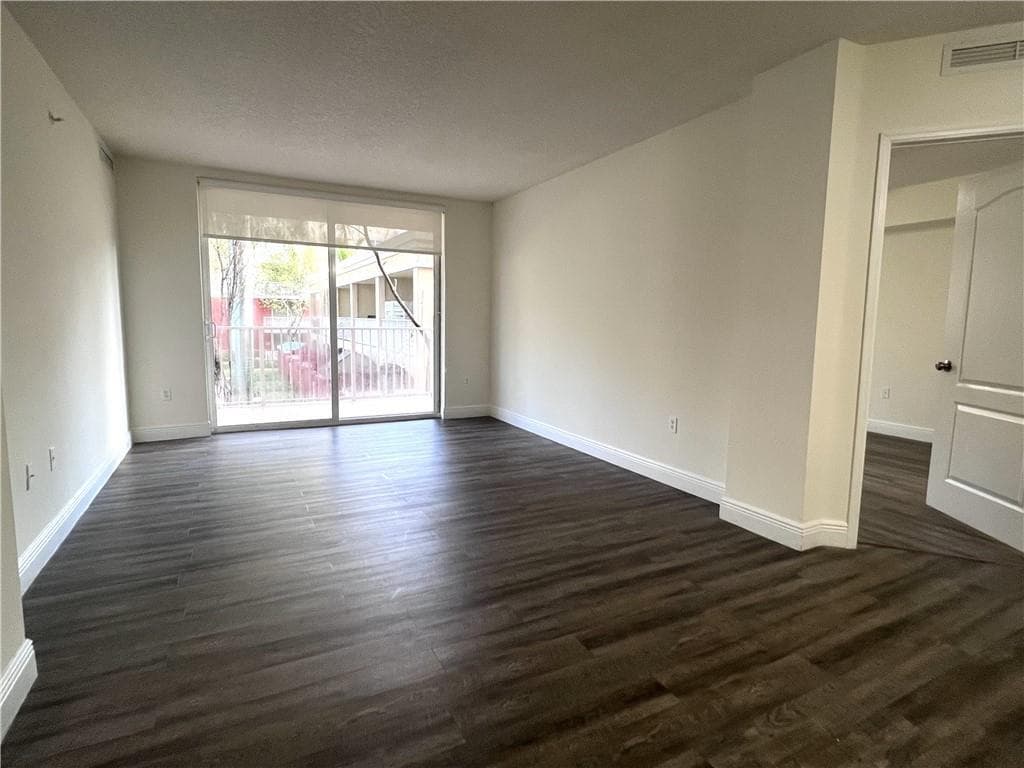18335 NW 68 Avenue # 420, Hialeah FL 33015 — 3