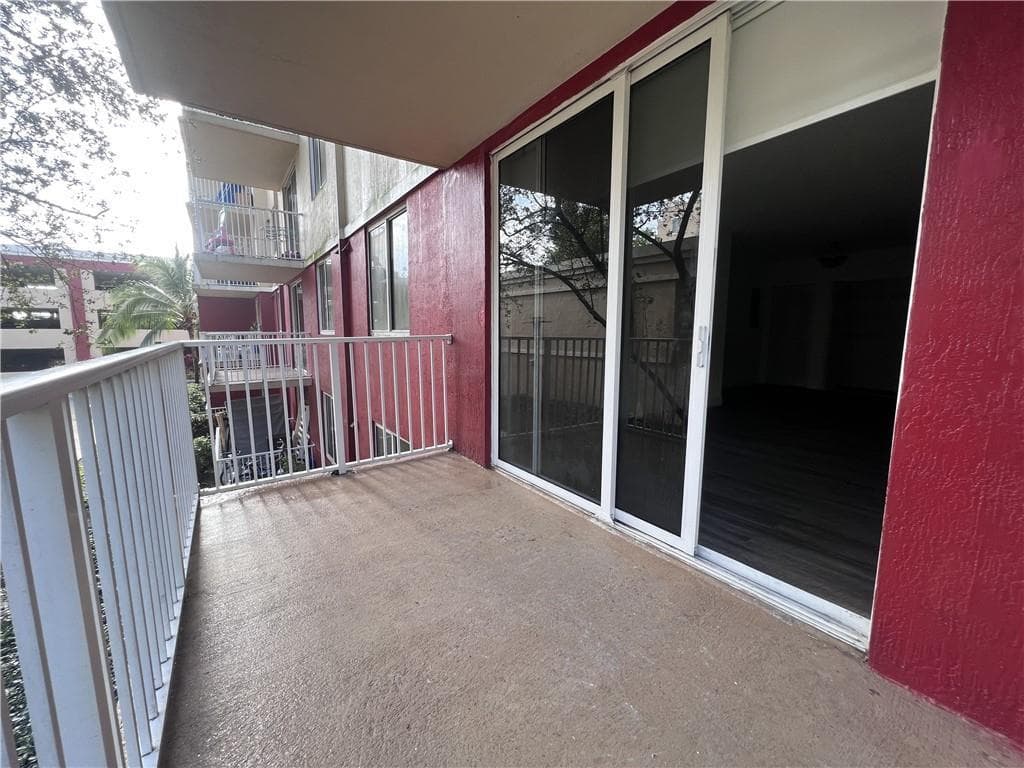 18335 NW 68 Avenue # 420, Hialeah FL 33015 — 10