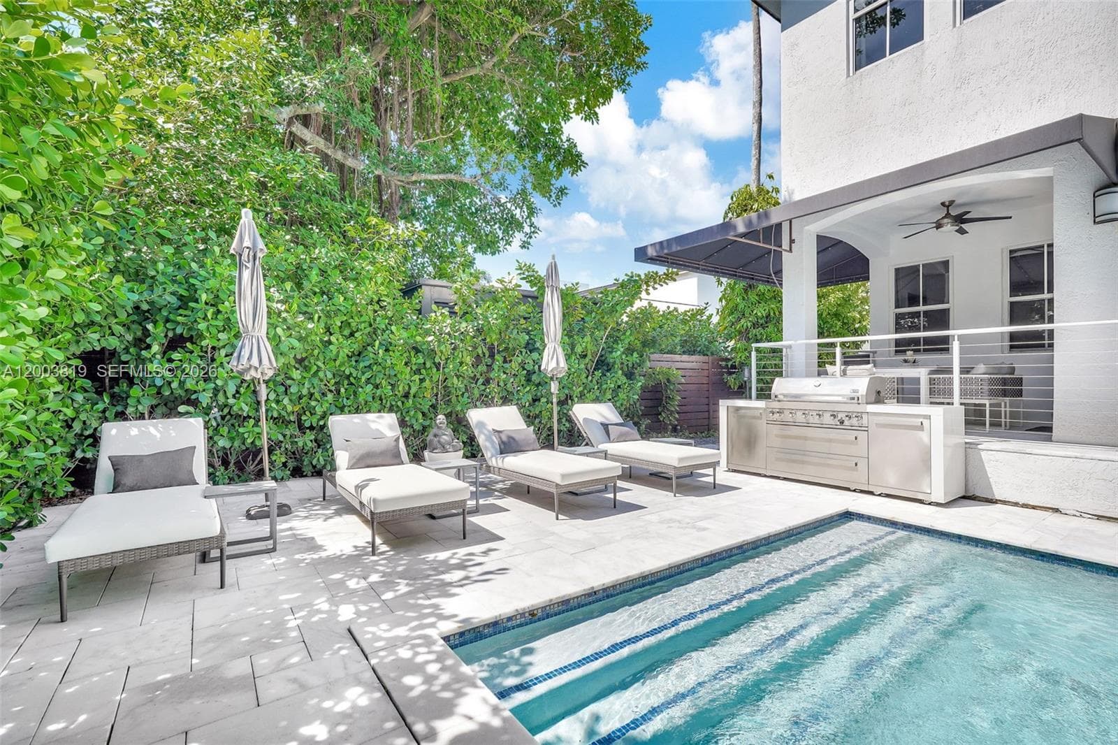 2143 N Bay Rd, Miami Beach FL 33140 — 72