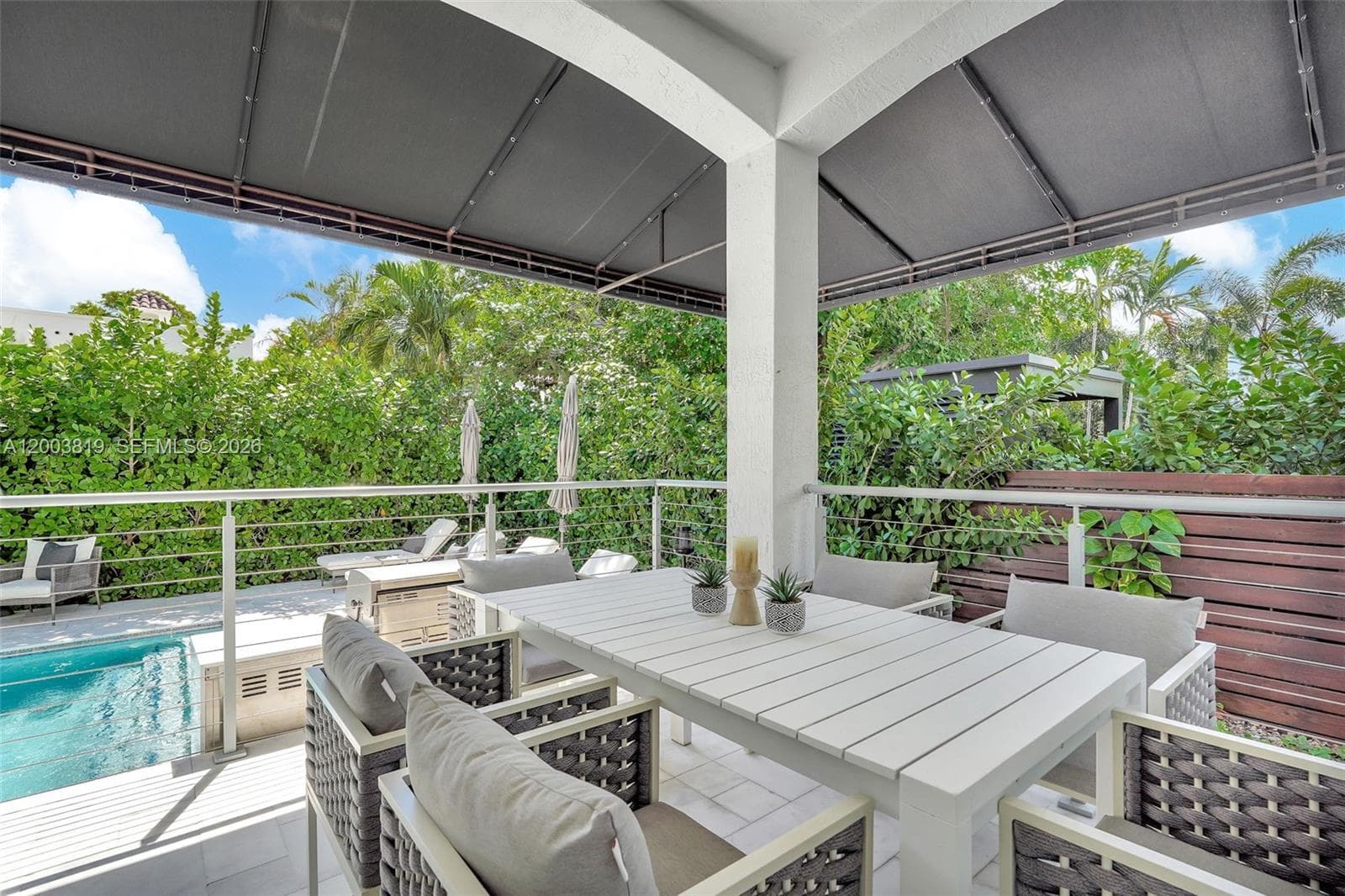 2143 N Bay Rd, Miami Beach FL 33140 — 73