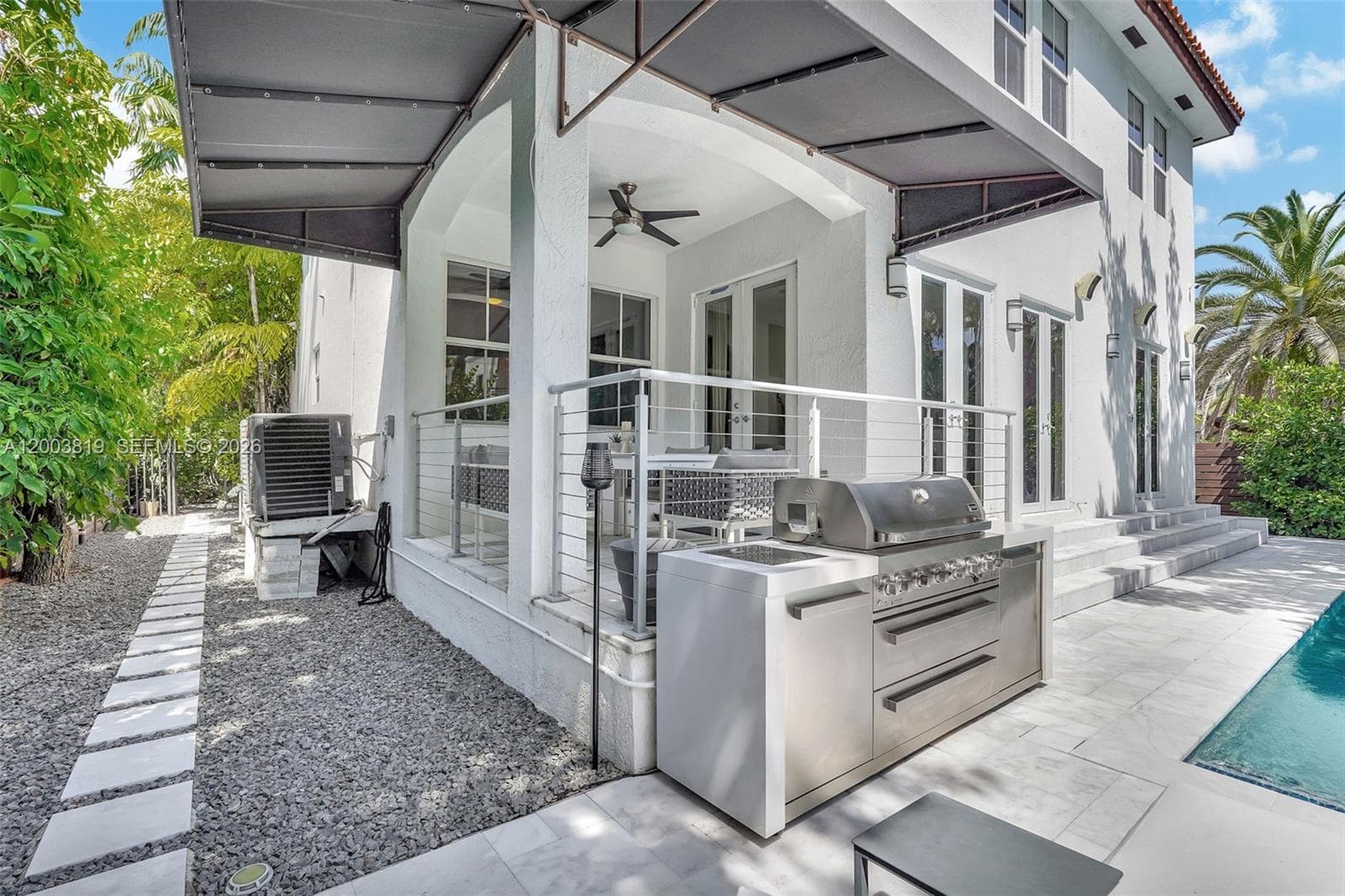 2143 N Bay Rd, Miami Beach FL 33140 — 75