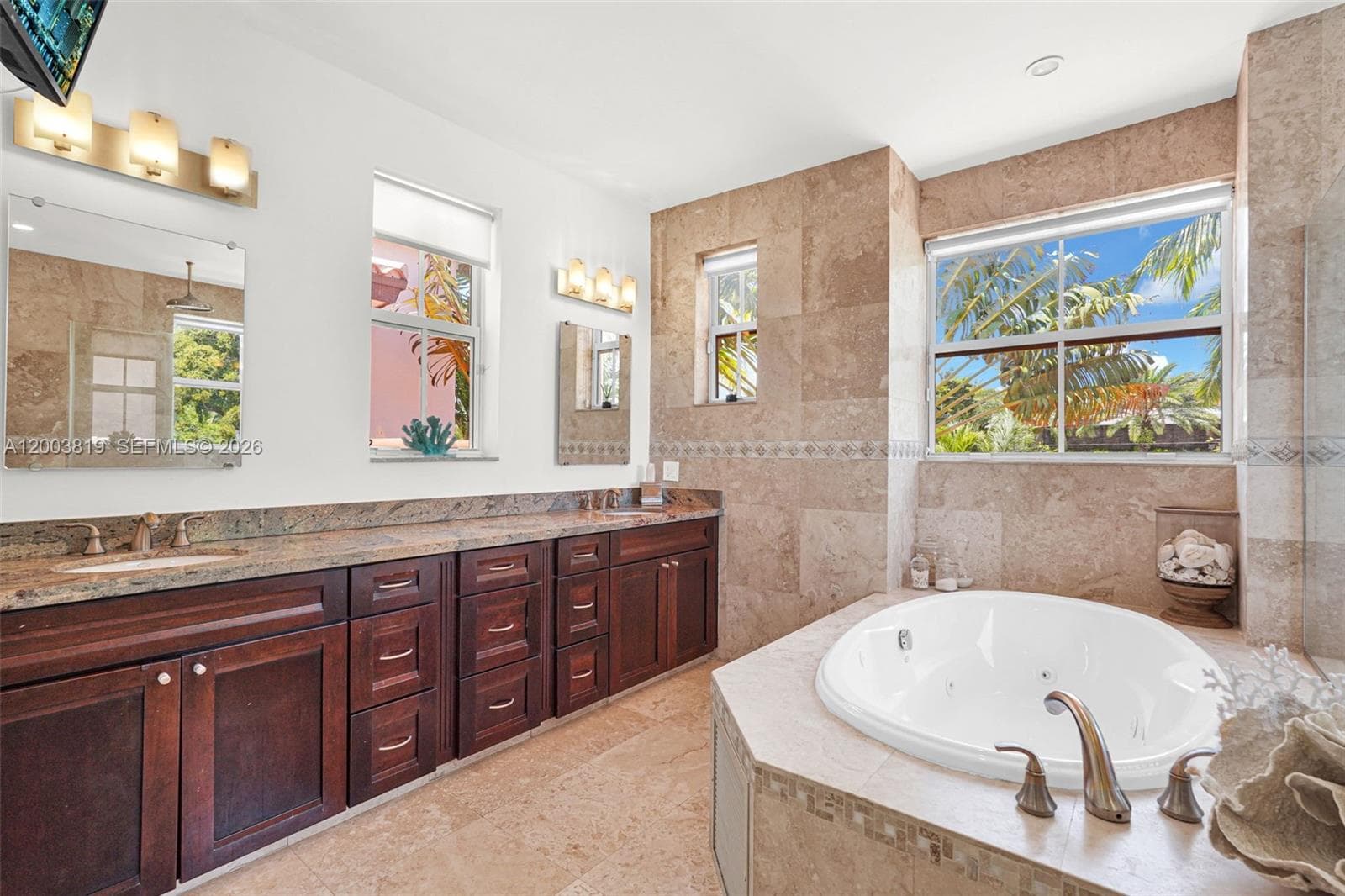 2143 N Bay Rd, Miami Beach FL 33140 — 54