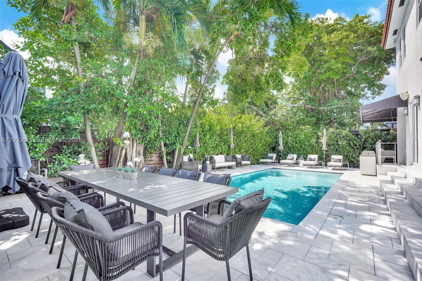 2143 N Bay Rd, Miami Beach FL 33140 — 68
