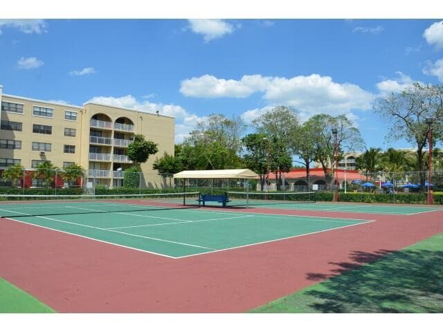 18335 NW 68 Avenue # 406, Hialeah FL 33015 — 17