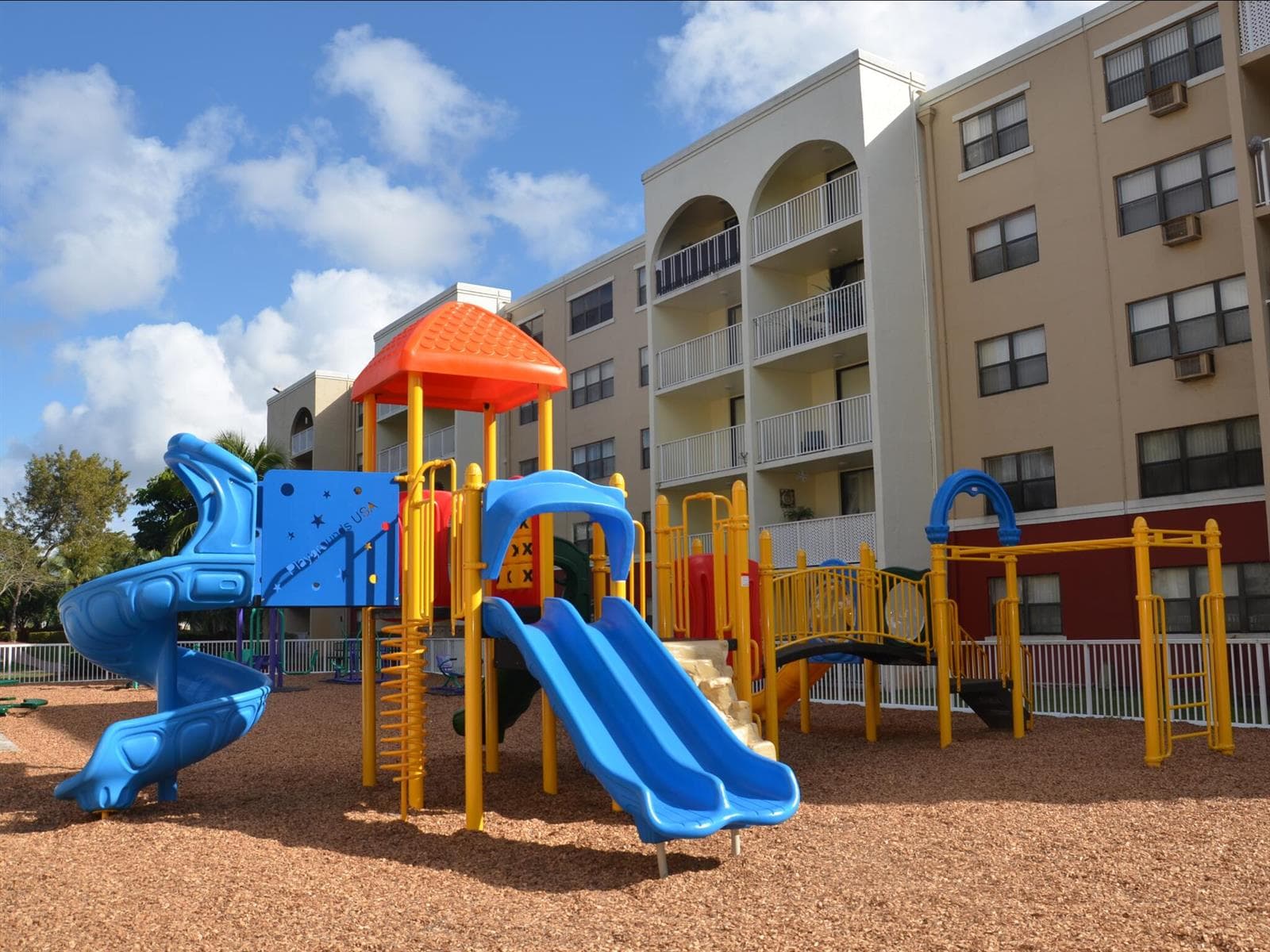 18335 NW 68 Avenue # 406, Hialeah FL 33015 — 18