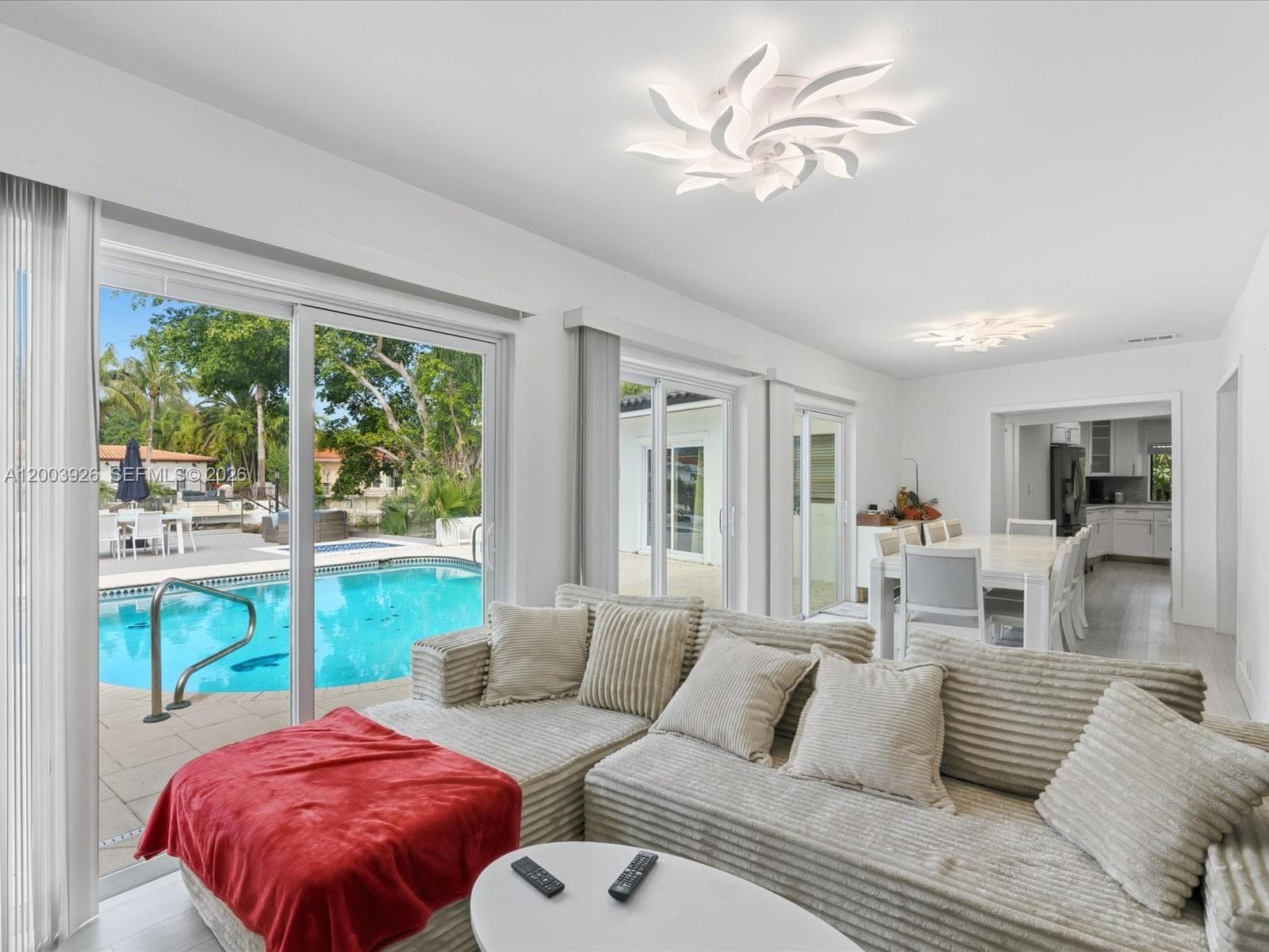 5000 Riviera Dr, Coral Gables FL 33146 — 16