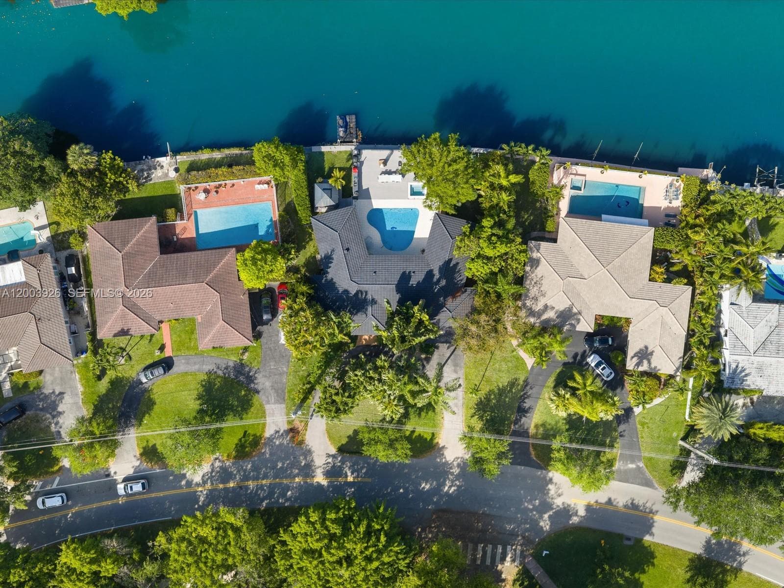 5000 Riviera Dr, Coral Gables FL 33146 — 53