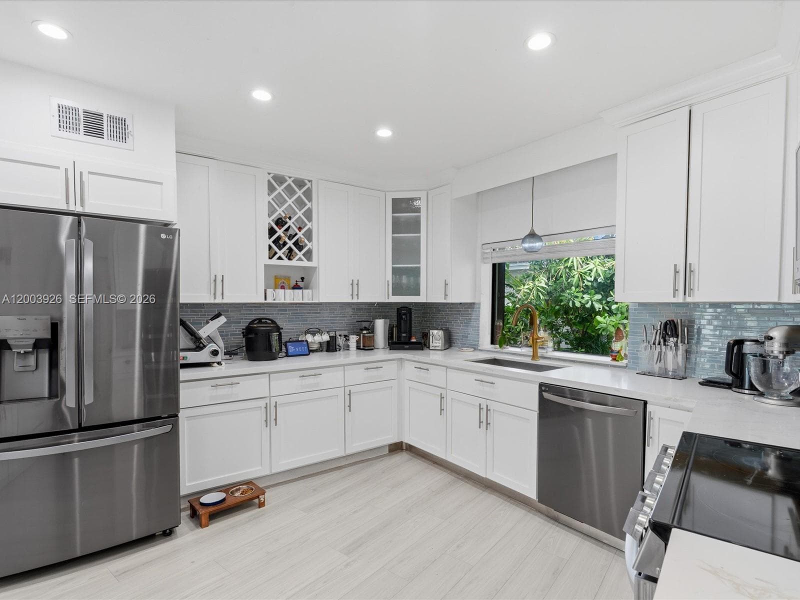 5000 Riviera Dr, Coral Gables FL 33146 — 22