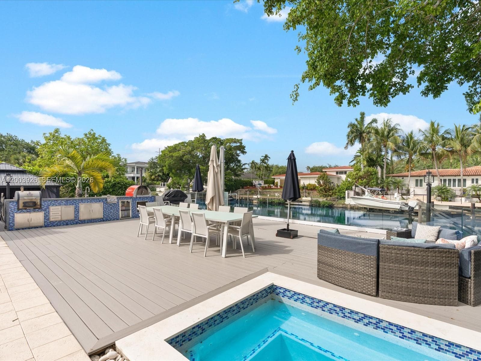 5000 Riviera Dr, Coral Gables FL 33146 — 77