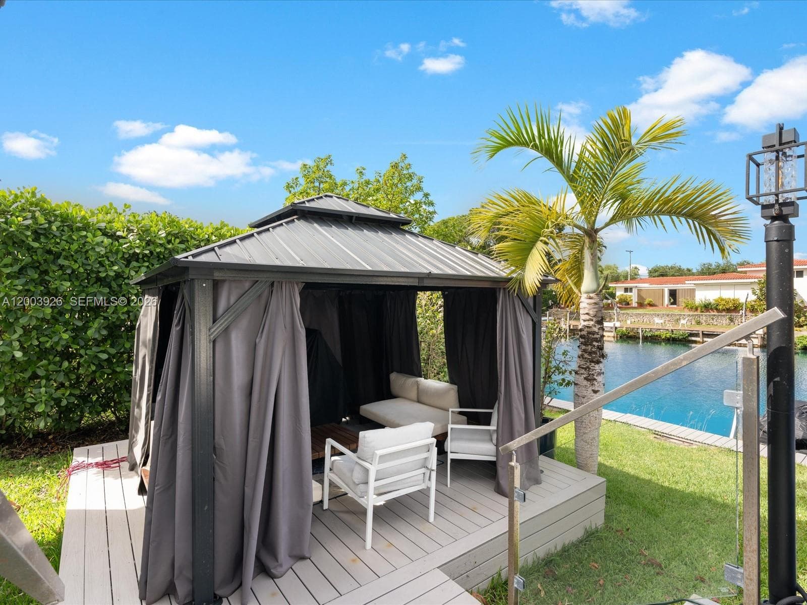 5000 Riviera Dr, Coral Gables FL 33146 — 75
