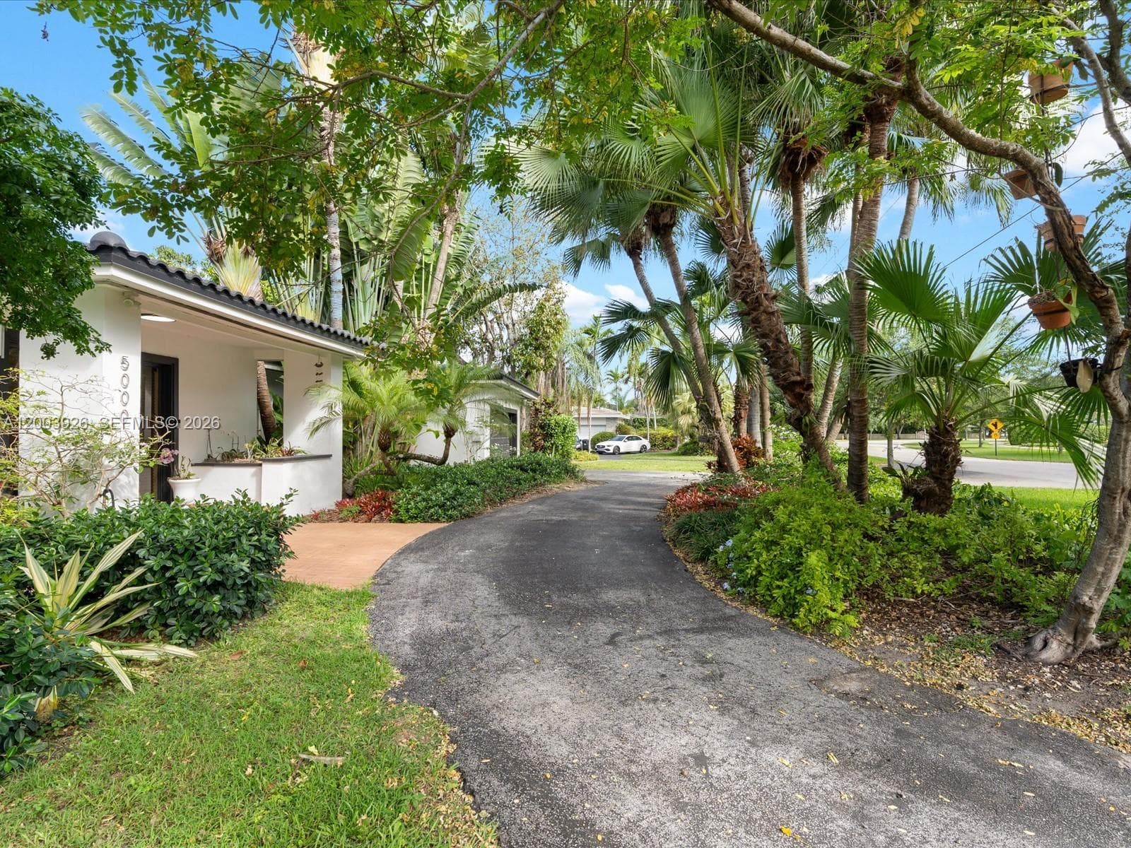 5000 Riviera Dr, Coral Gables FL 33146 — 82