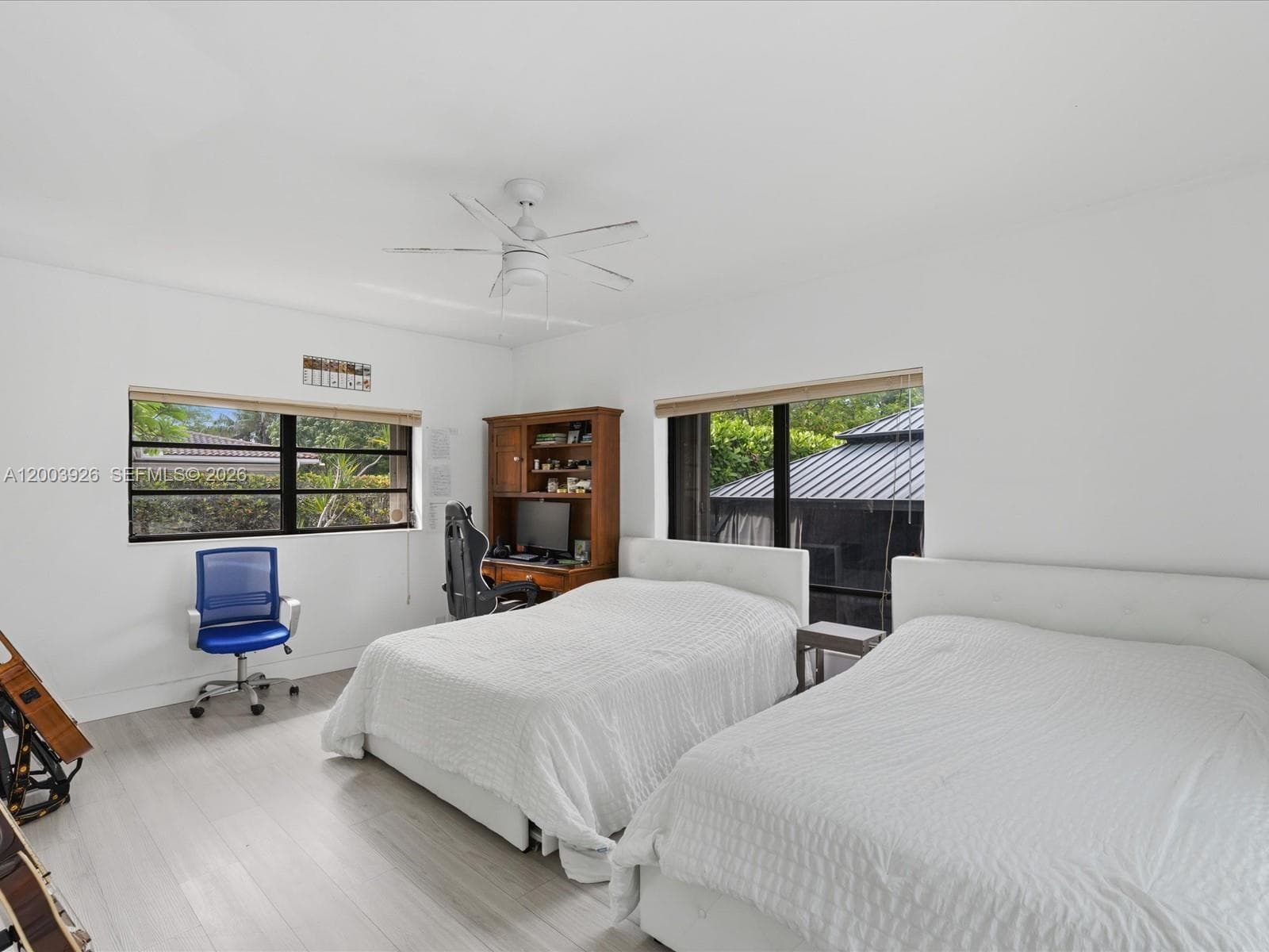 5000 Riviera Dr, Coral Gables FL 33146 — 49