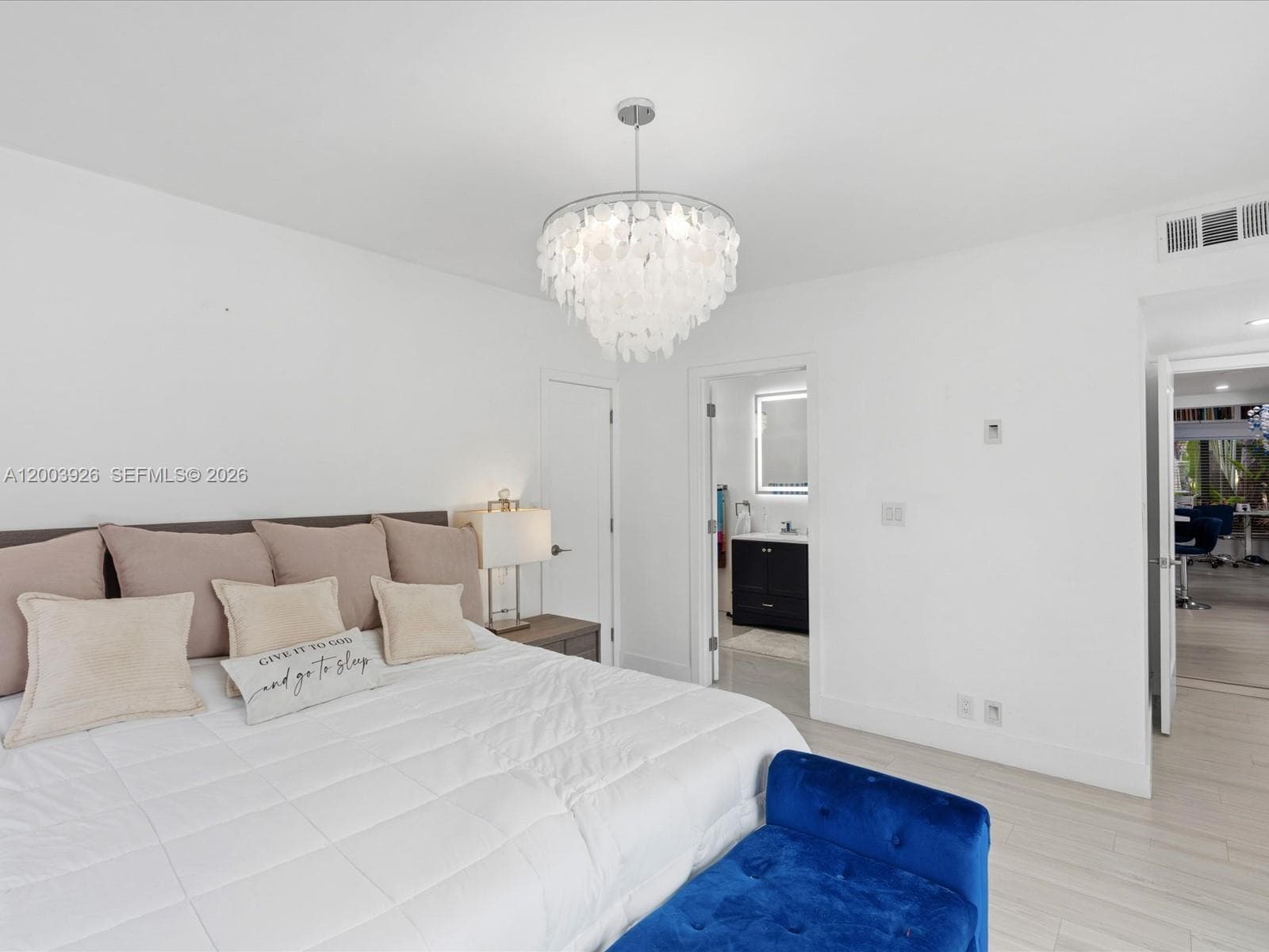 5000 Riviera Dr, Coral Gables FL 33146 — 33