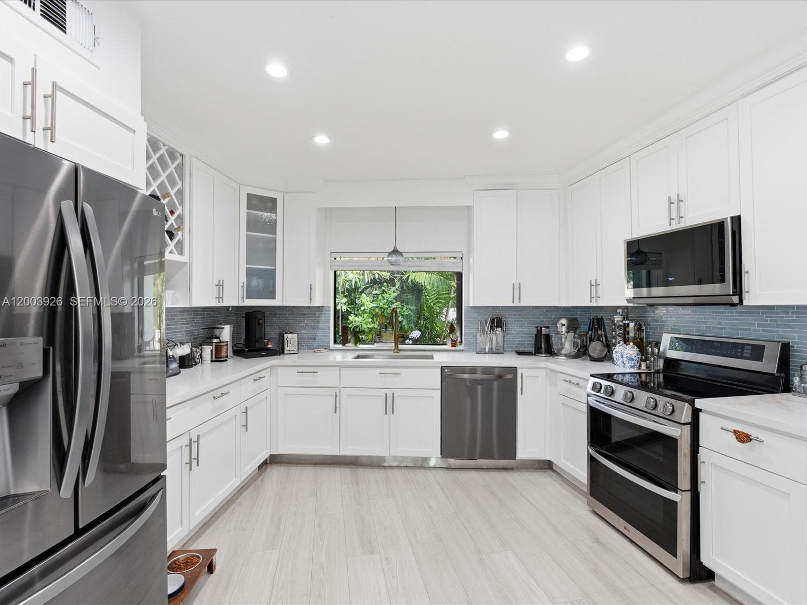 5000 Riviera Dr, Coral Gables FL 33146 — 18