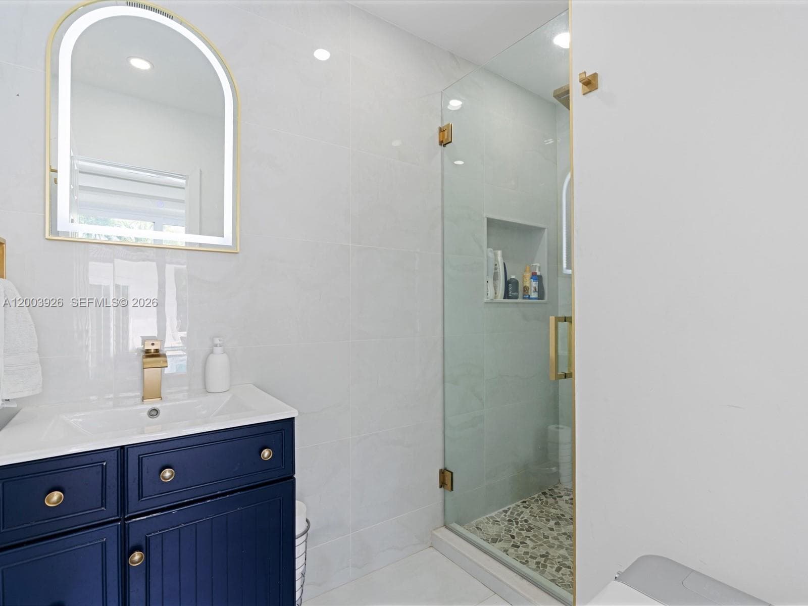 5000 Riviera Dr, Coral Gables FL 33146 — 50