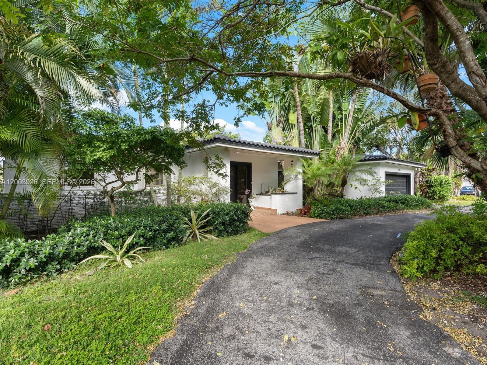5000 Riviera Dr, Coral Gables FL 33146 — 83