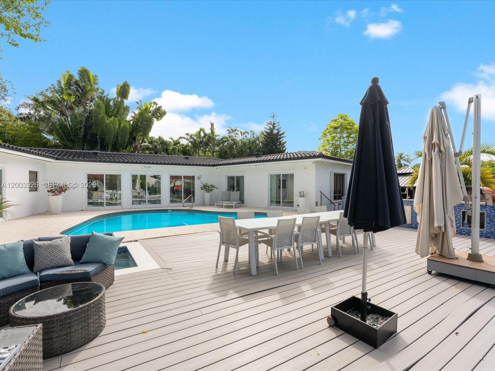 5000 Riviera Dr, Coral Gables FL 33146 — 78