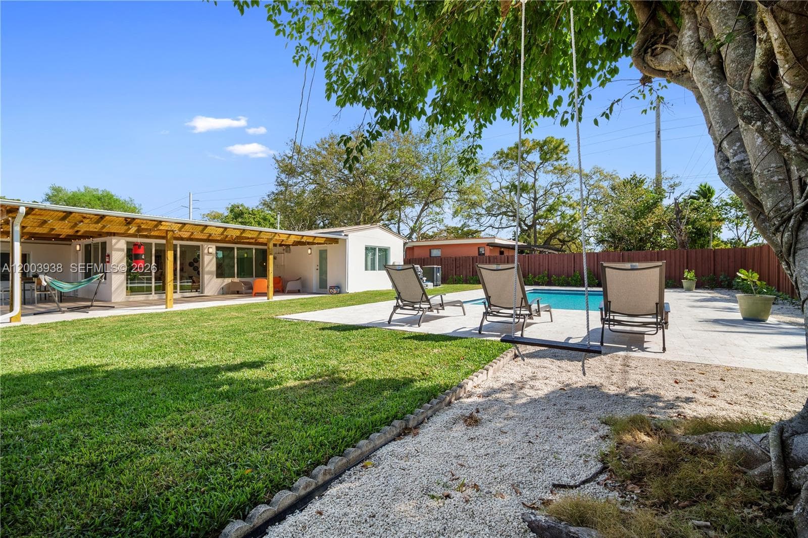 1360 NE 138th St, North Miami FL 33161 — 41