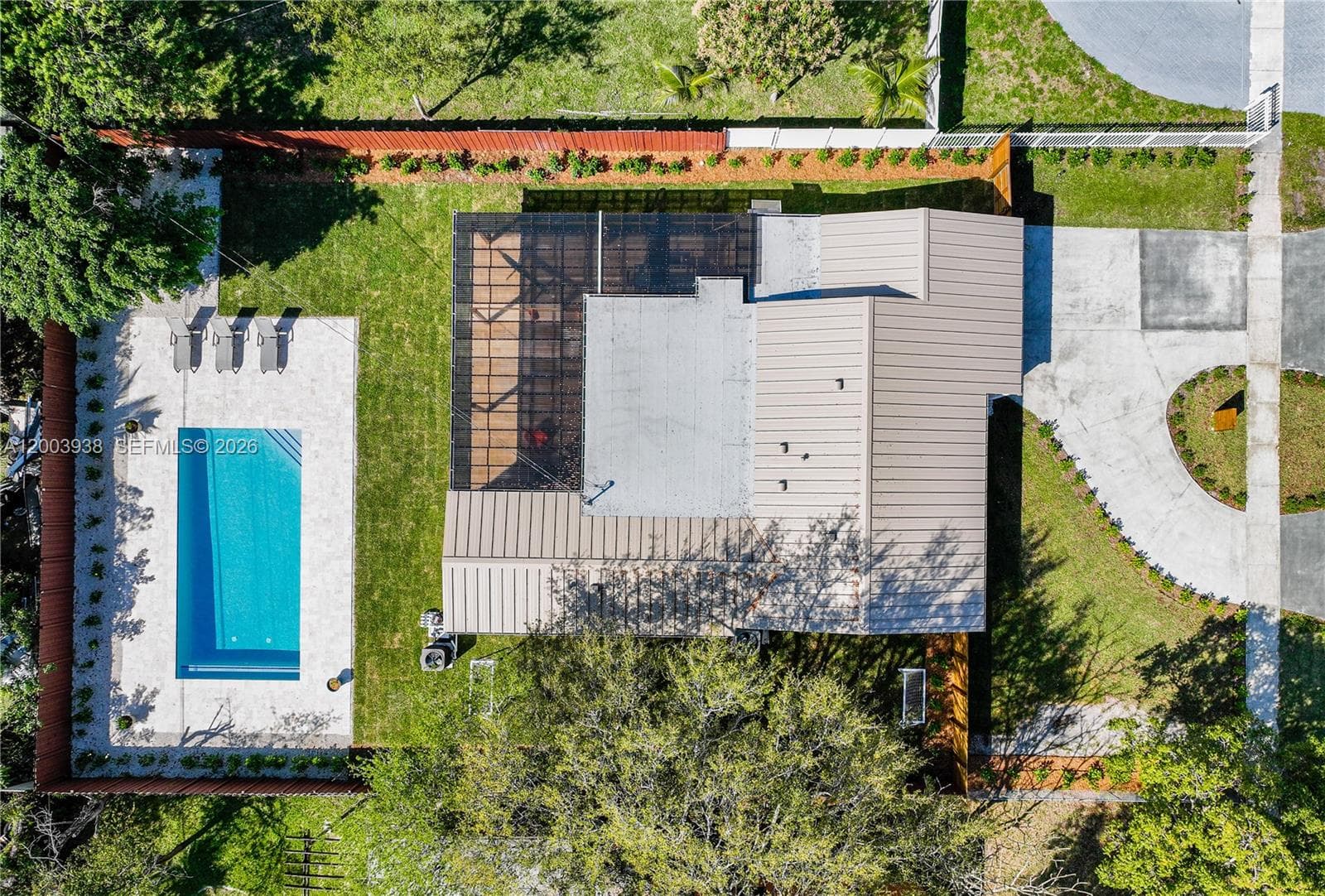 1360 NE 138th St, North Miami FL 33161 — 40
