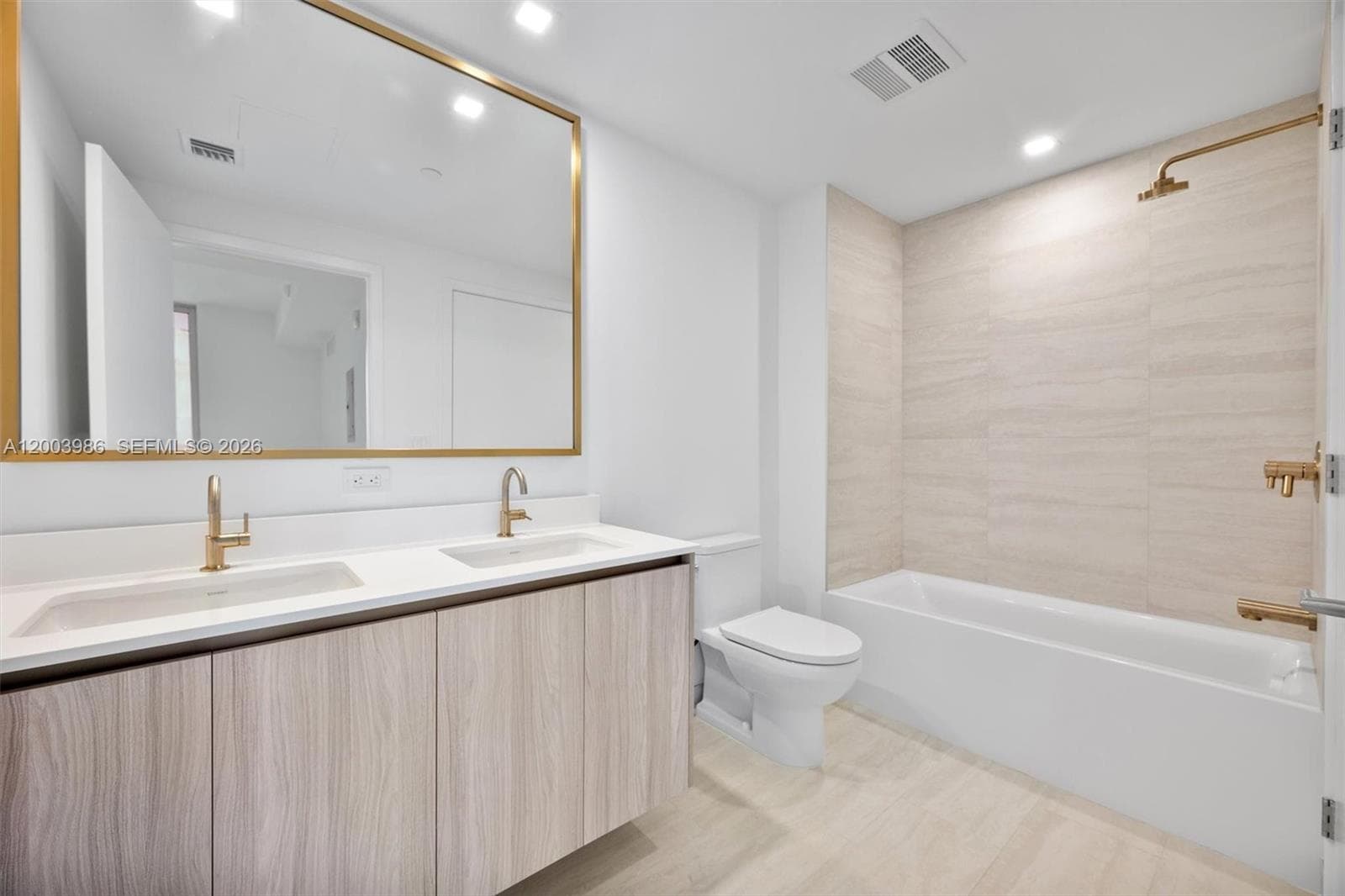 77 SE 5th Street # 3005, Miami FL 33131 — 15