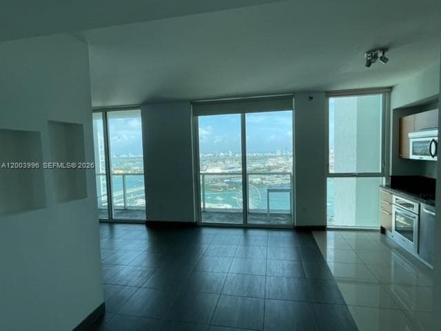 253 2nd St # 3807, Miami FL 33132 — 16