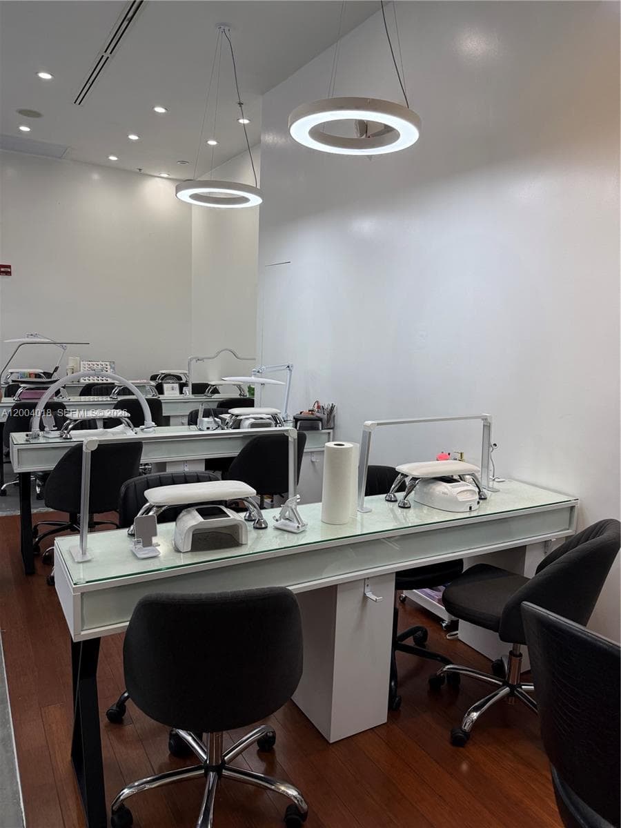 Beauty Salon & Spa in Brickell, Miami FL 33131 — 6