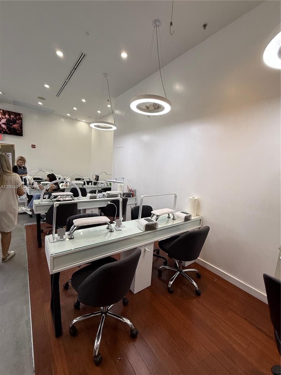 Beauty Salon & Spa in Brickell, Miami FL 33131 — 5