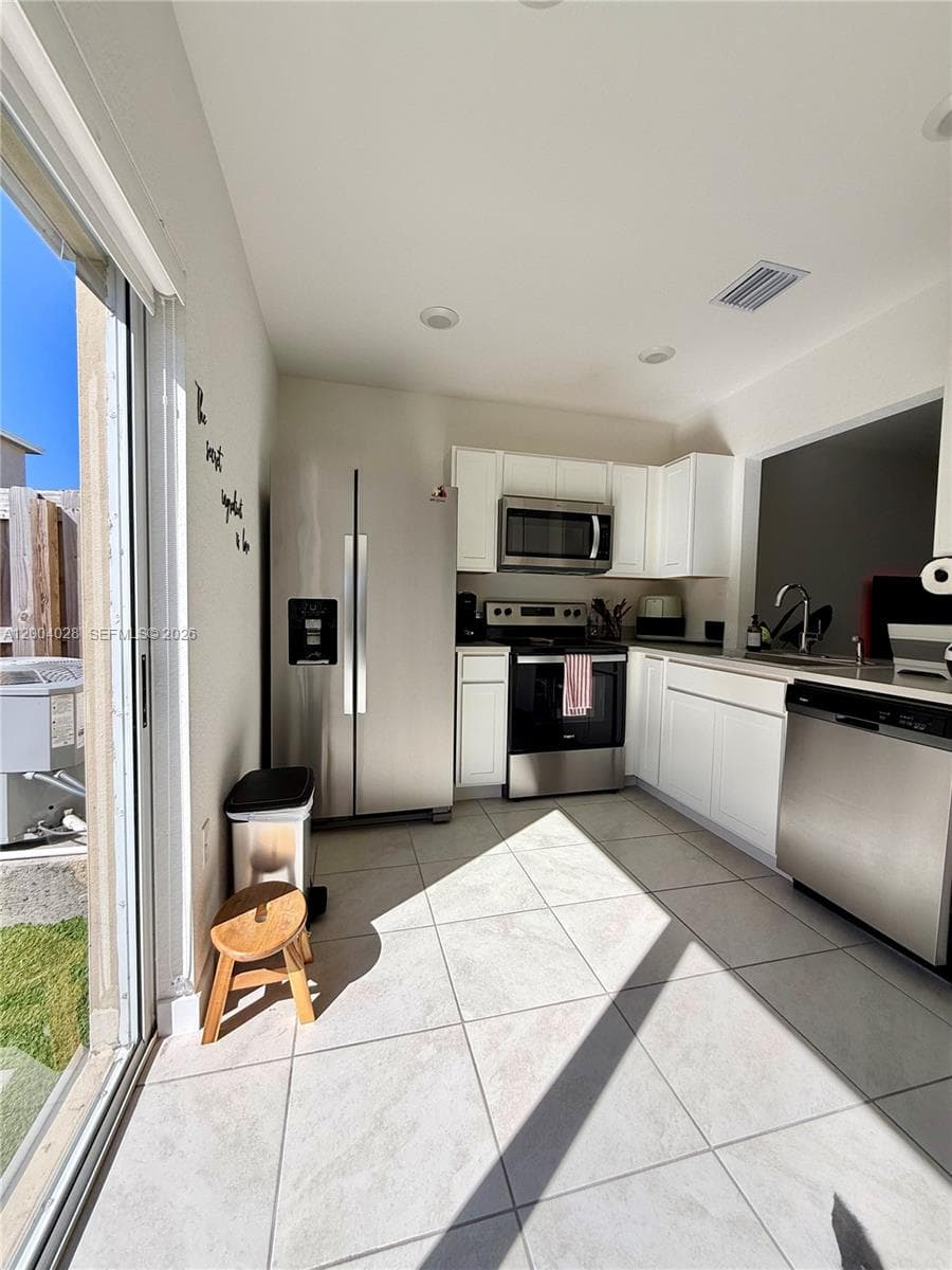 487 NE 5th St, Florida City FL 33034 — 8