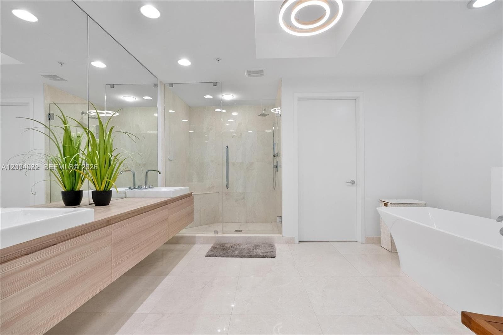 17301 Biscayne Blvd # 1010, North Miami Beach FL 33160 — 22