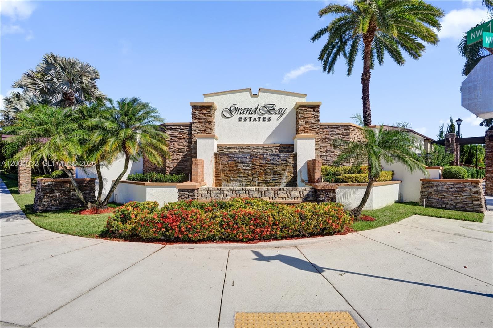 8895 NW 100th Pl, Doral FL 33178 — 36
