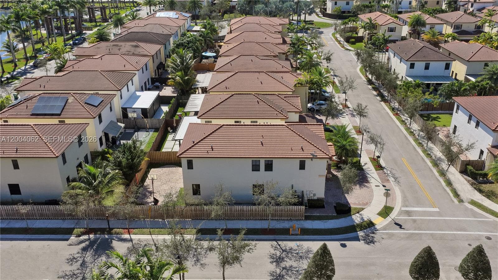 8895 NW 100th Pl, Doral FL 33178 — 32