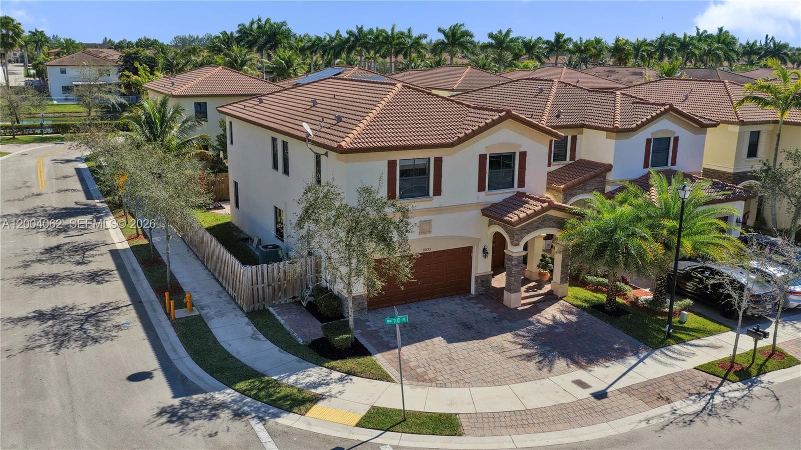 8895 NW 100th Pl, Doral FL 33178 — 33