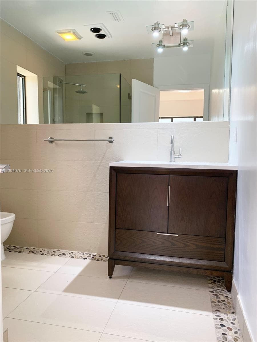 7750 Noremac Ave, Miami Beach FL 33141 — 19