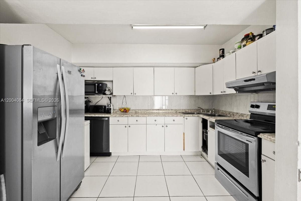 9025 SW 36th St, Miami FL 33165 — 6