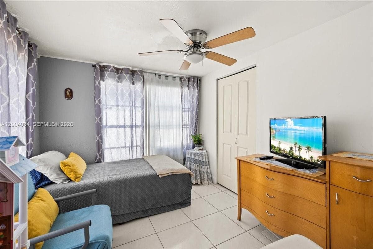 9025 SW 36th St, Miami FL 33165 — 17