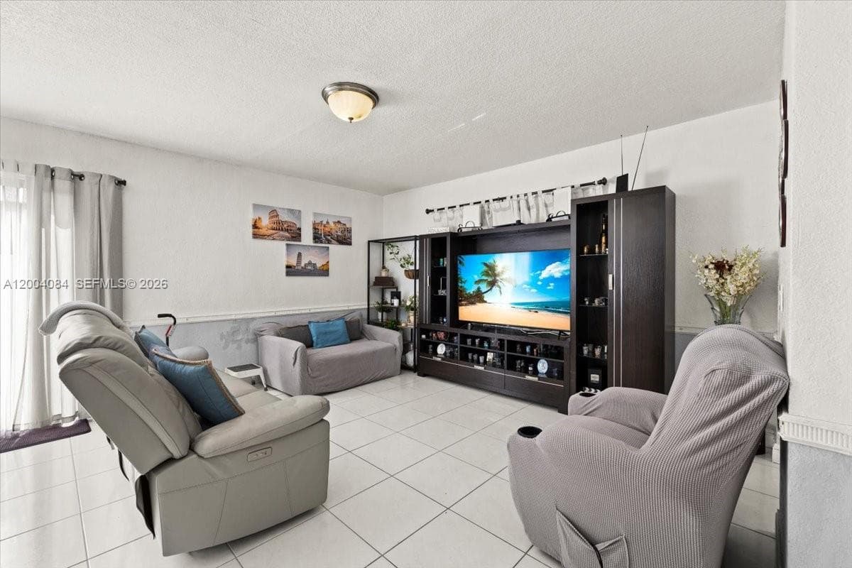 9025 SW 36th St, Miami FL 33165 — 5
