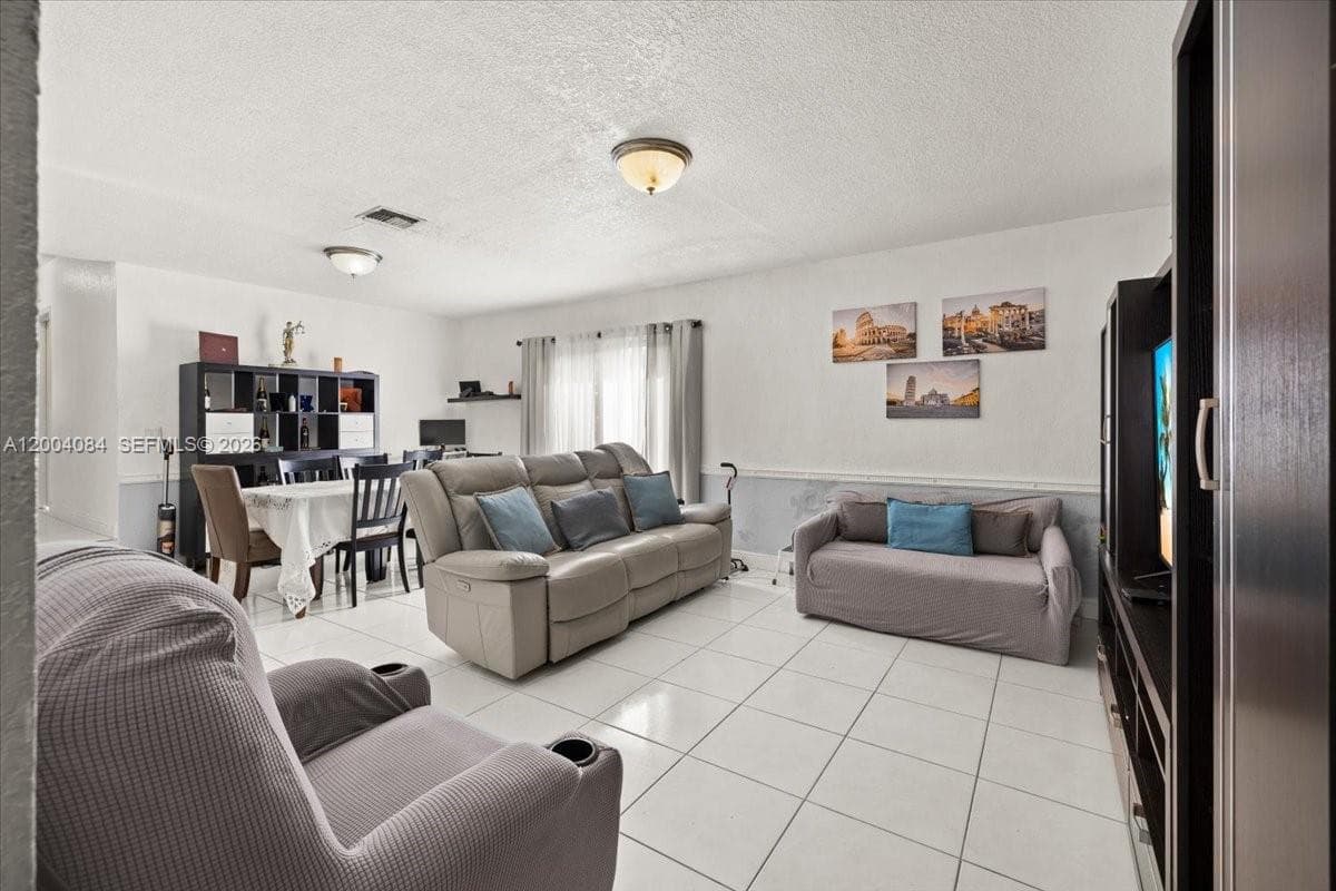 9025 SW 36th St, Miami FL 33165 — 4
