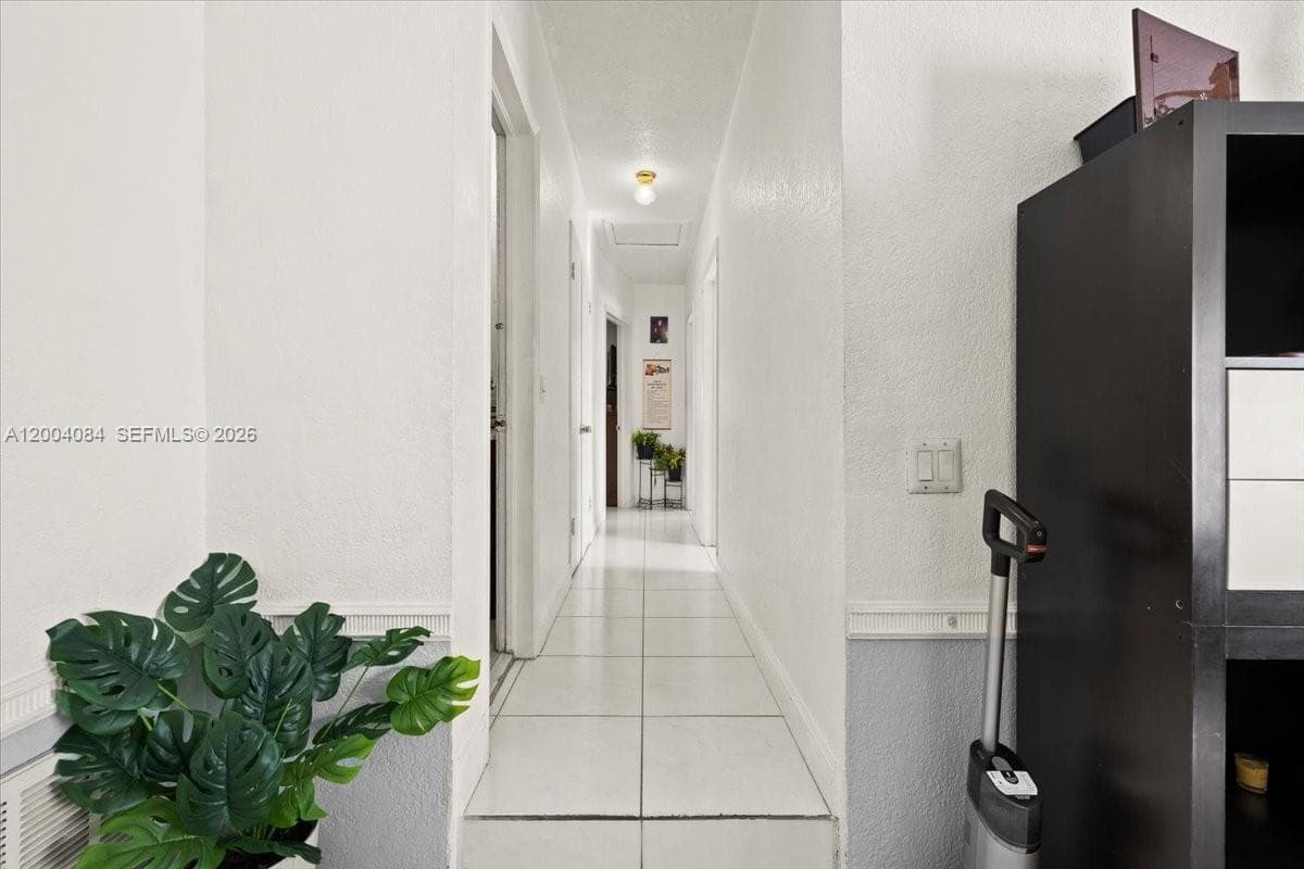 9025 SW 36th St, Miami FL 33165 — 8