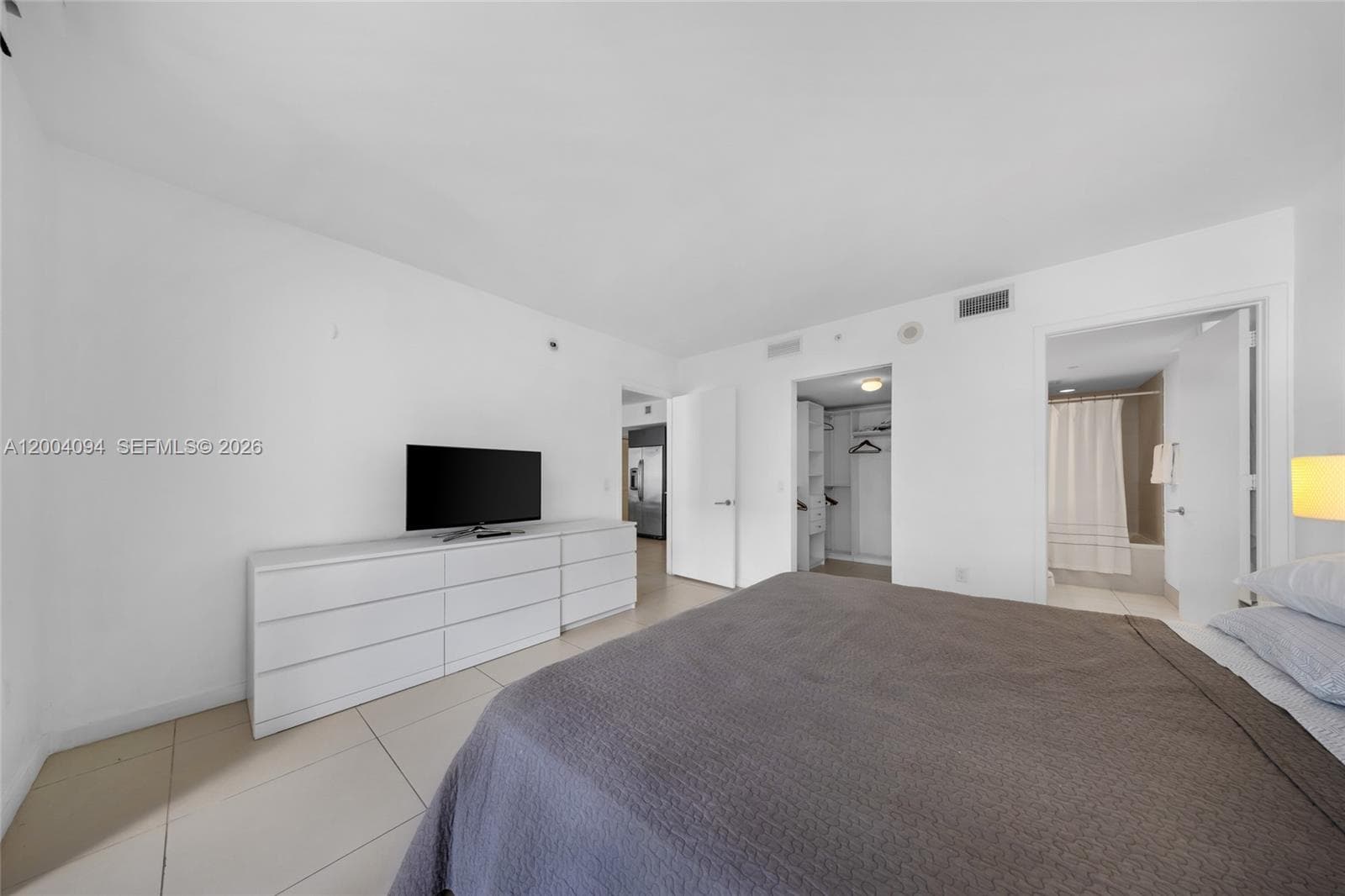 31 SE 6th St # 907, Miami FL 33131 — 17