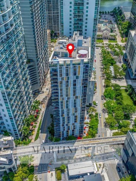 31 SE 6th St # 907, Miami FL 33131 — 26