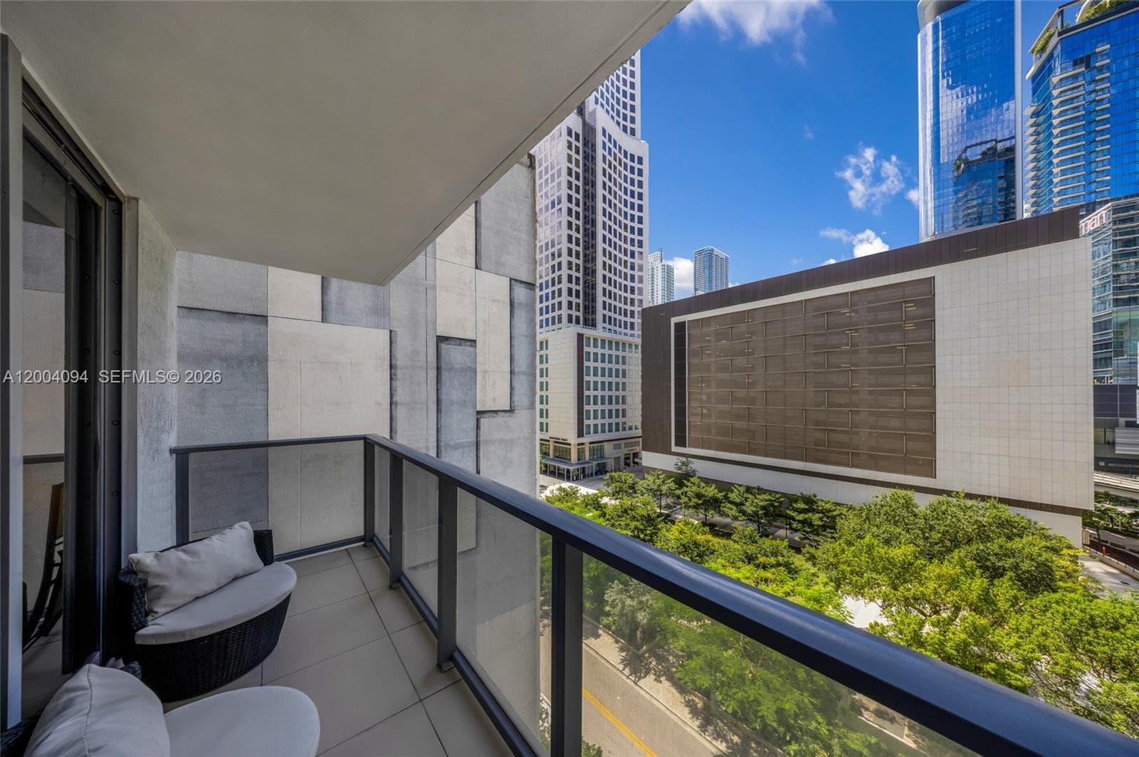 31 SE 6th St # 907, Miami FL 33131 — 22
