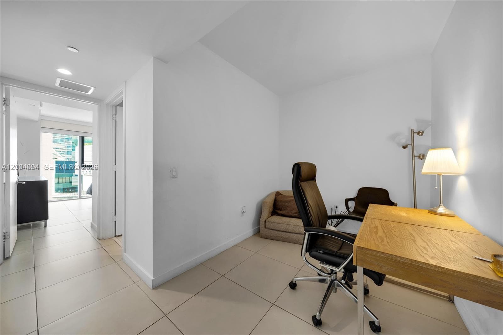 31 SE 6th St # 907, Miami FL 33131 — 10