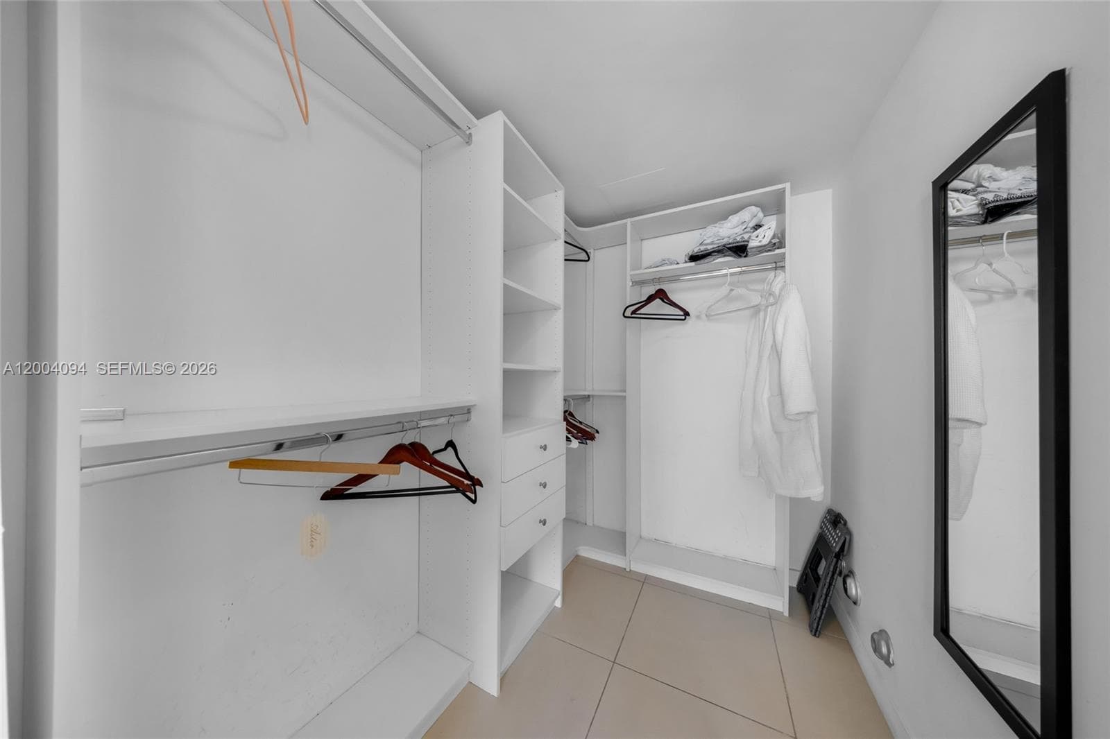 31 SE 6th St # 907, Miami FL 33131 — 18