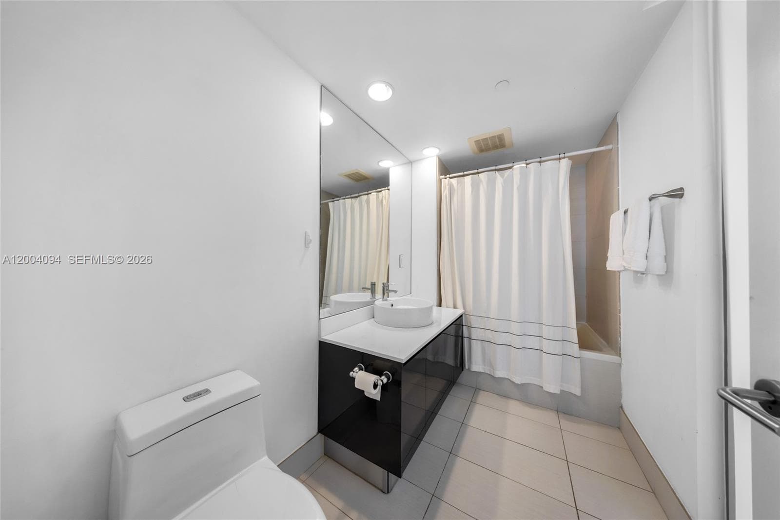 31 SE 6th St # 907, Miami FL 33131 — 19