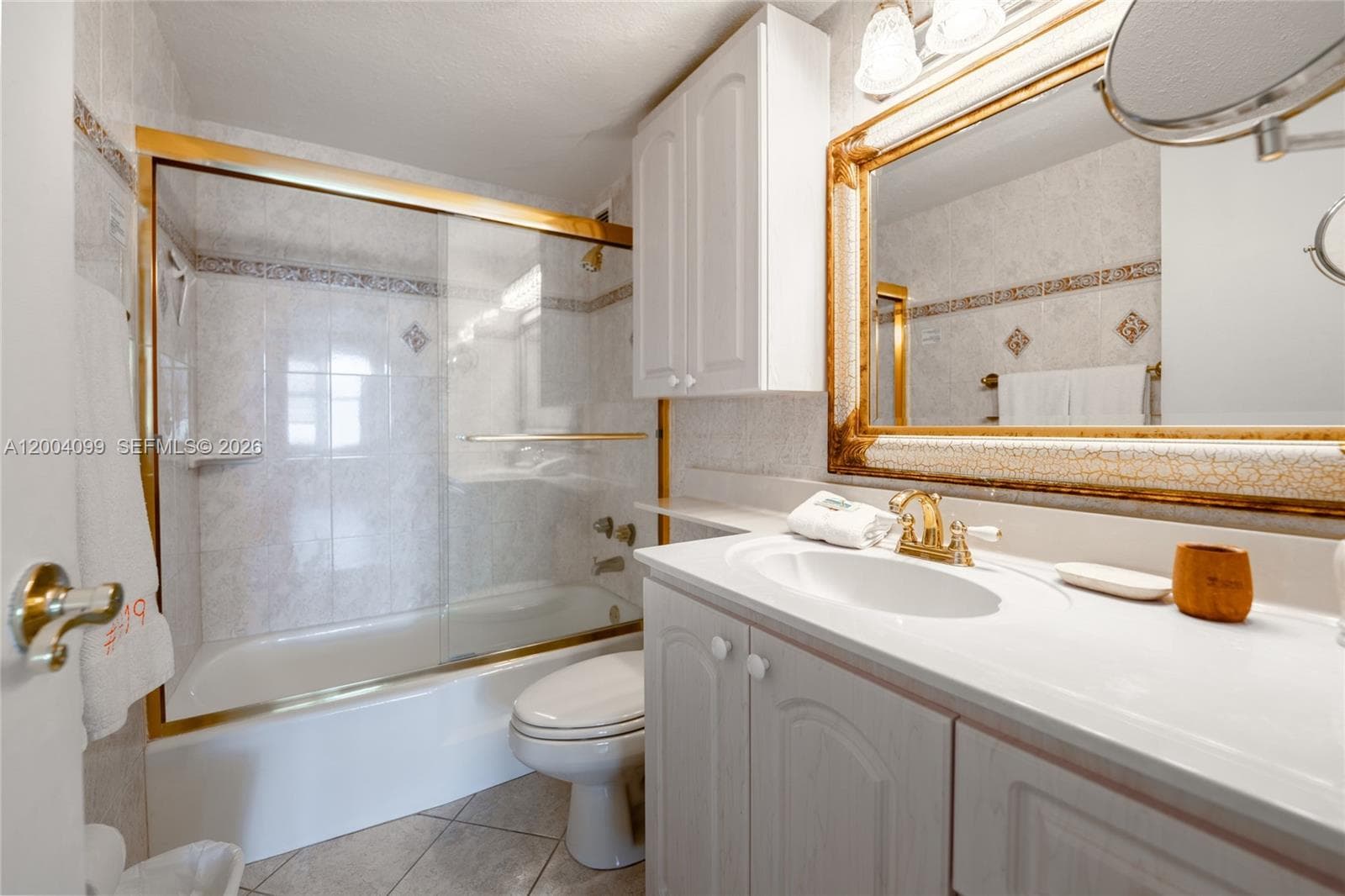 5601 Collins Ave # 919, Miami Beach FL 33140 — 23