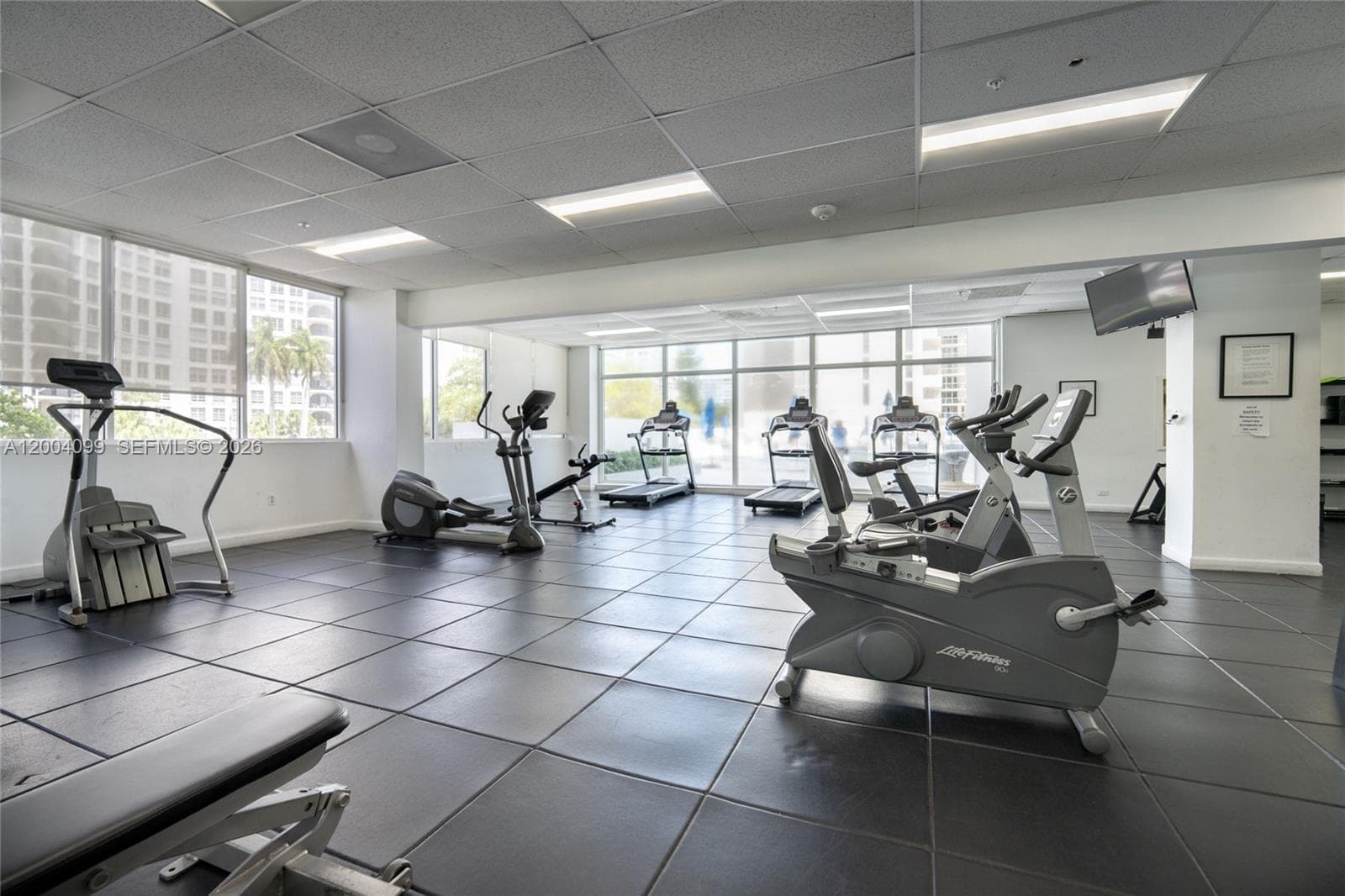 5601 Collins Ave # 919, Miami Beach FL 33140 — 28