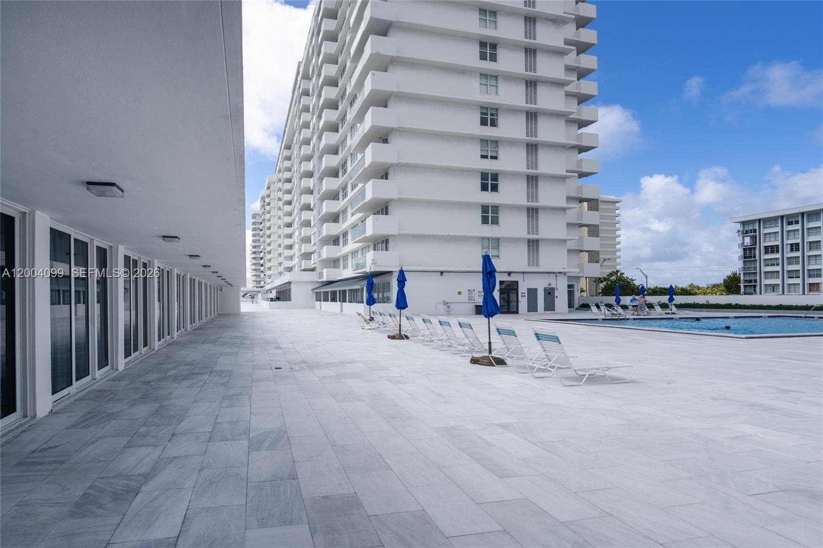 5601 Collins Ave # 919, Miami Beach FL 33140 — 30